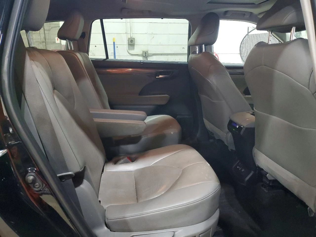 Toyota Highlander 2.5l Hybrid Limited, снимка 11 - Автомобили и джипове - 56217493