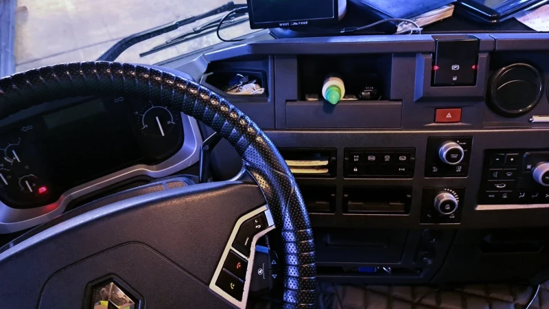 Renault T 480 ПАРКИНГ ОХЛАДИТЕЛ, снимка 2 - Камиони - 52090477