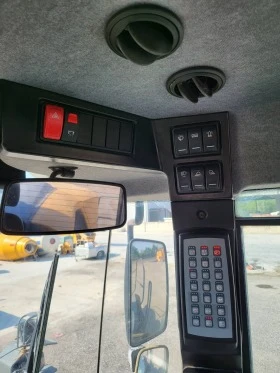 Челен товарач Liebherr 566, снимка 10