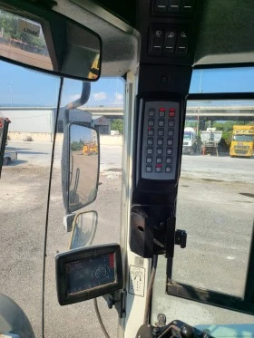 Челен товарач Liebherr 566, снимка 9