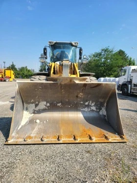 Челен товарач Liebherr 566, снимка 7