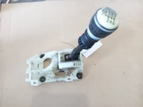 Скоростен лост Тойота Рав4 (с)