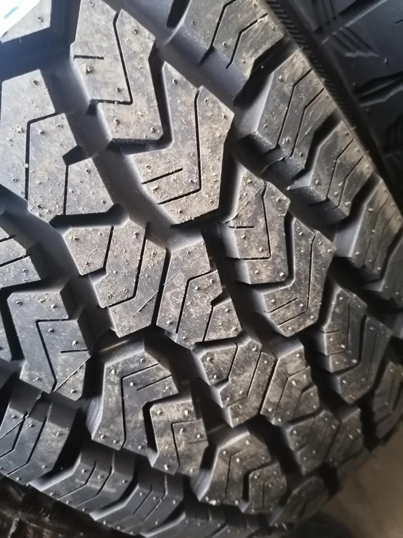 Гуми Всесезонни 245/70R16, снимка 4 - Гуми и джанти - 33283488