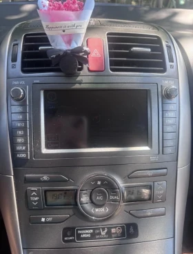 Toyota Auris D4d keyless сервизна книжка, снимка 8