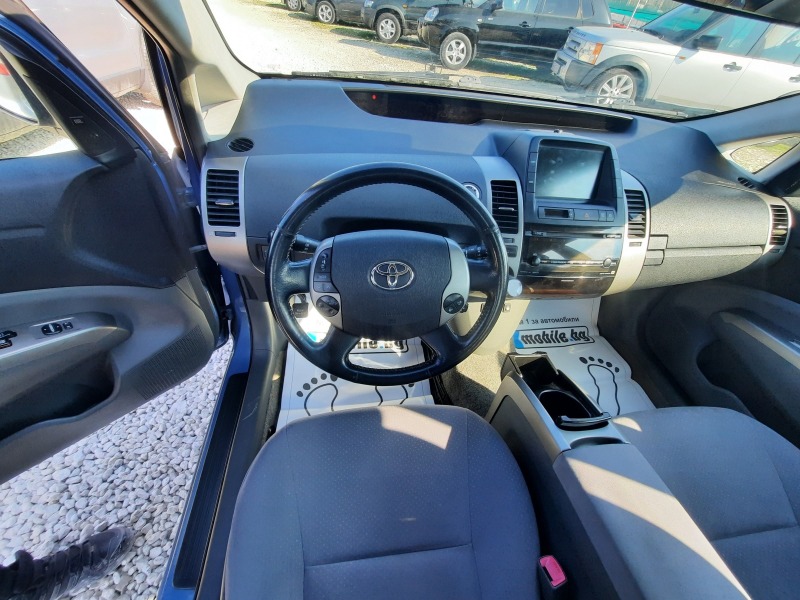 Toyota Prius 1.5 Хибрид , снимка 13 - Автомобили и джипове - 39830970