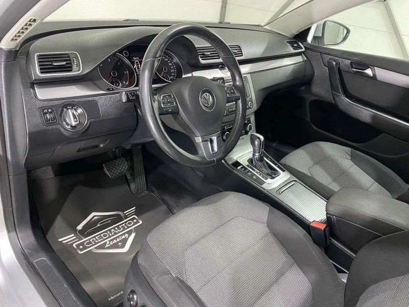 VW Passat 2.0 TDI, снимка 7 - Автомобили и джипове - 42651607