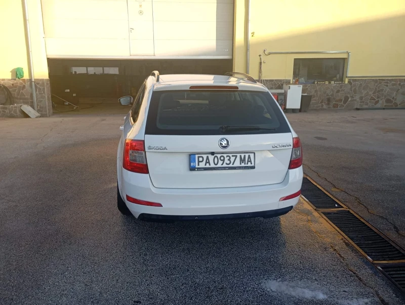 Skoda Octavia Комби, снимка 8 - Автомобили и джипове - 47485886