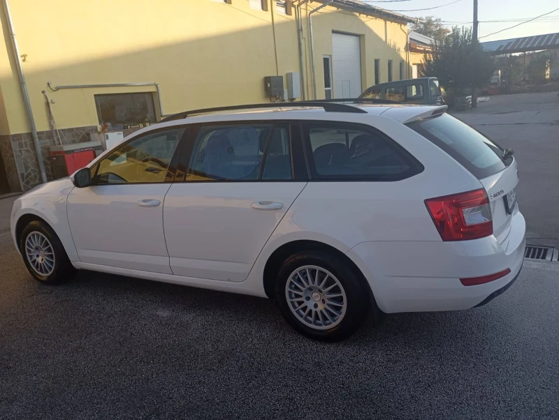 Skoda Octavia Комби, снимка 9 - Автомобили и джипове - 47485886