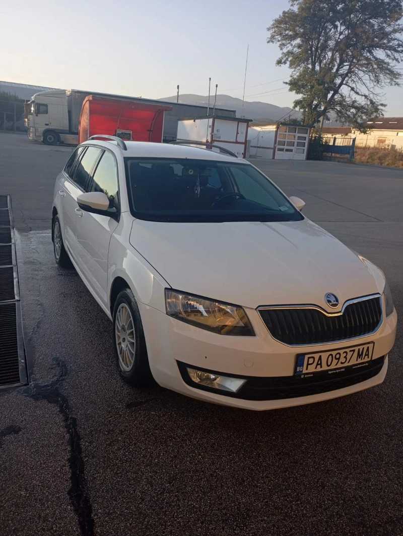 Skoda Octavia Комби, снимка 2 - Автомобили и джипове - 47485886