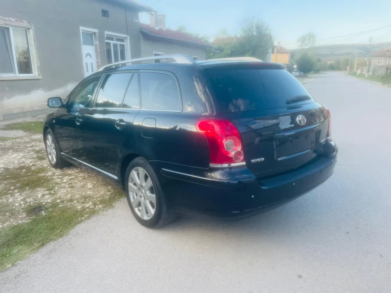 Toyota Avensis 2.2 DCAT, снимка 4 - Автомобили и джипове - 47499277