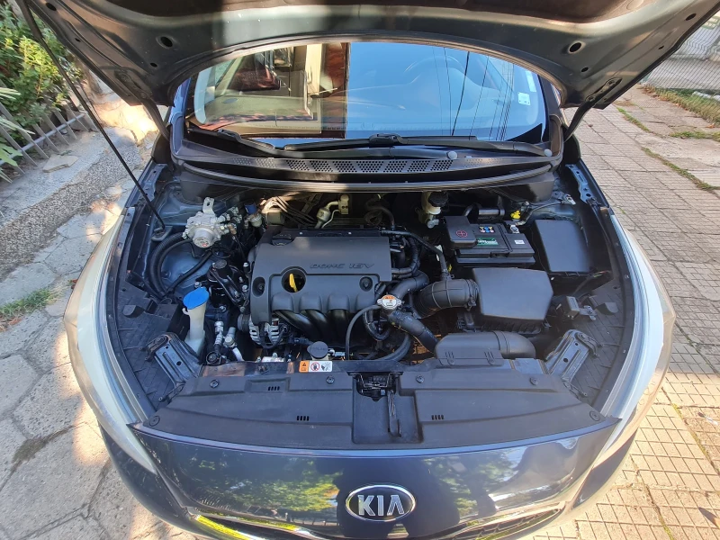 Kia Ceed 1.4 100 к.с. Комби ГИ BRC, снимка 9 - Автомобили и джипове - 47774974