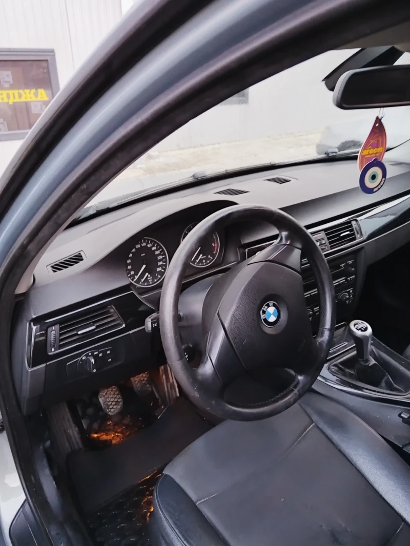 BMW 320, снимка 6 - Автомобили и джипове - 48009853