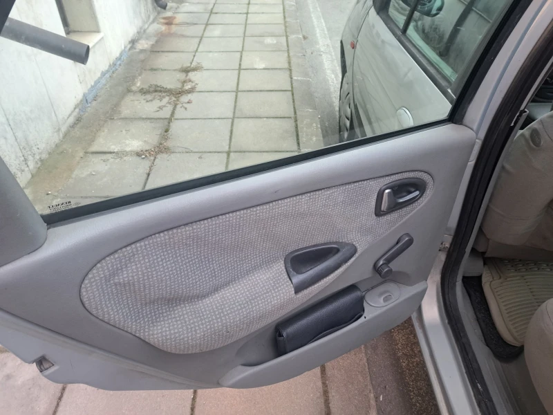 Renault Scenic, снимка 7 - Автомобили и джипове - 48998187