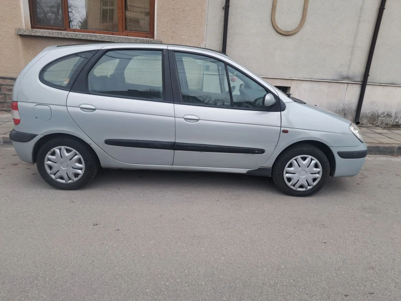 Renault Scenic, снимка 3 - Автомобили и джипове - 48998187