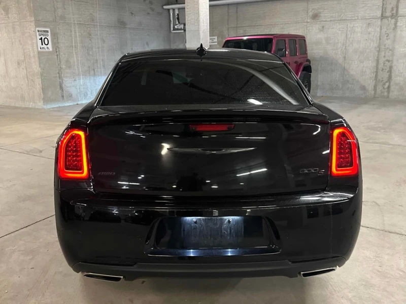 Chrysler 300c * 300S * CARFAX * БЕЗ ПЪРВОНАЧАЛНА ВНОСКА, снимка 4 - Автомобили и джипове - 52950792