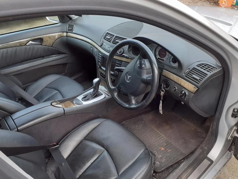 Mercedes-Benz E 320 3.2 CDI V6 224 к.с,7Gtronik, снимка 5 - Автомобили и джипове - 31153528