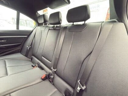 BMW 330 xDrive* АвтоКредит* (ЦЕНА ДО БГ), снимка 16 - Автомобили и джипове - 53304172