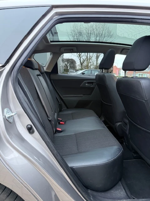 Toyota Auris 1.6i Comfort, снимка 16 - Автомобили и джипове - 54042140