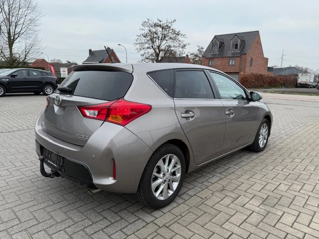 Toyota Auris 1.6i Comfort, снимка 3 - Автомобили и джипове - 54042140