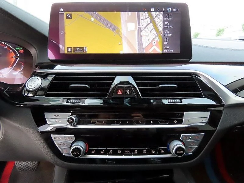 BMW 523 523D ??xDrive Luxury, снимка 12 - Автомобили и джипове - 55963563
