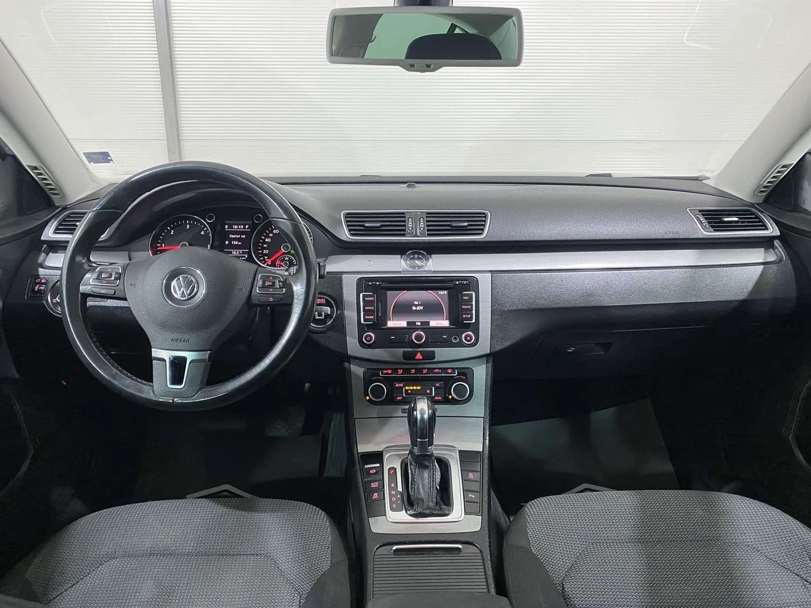 VW Passat 2.0 TDI - изображение 9