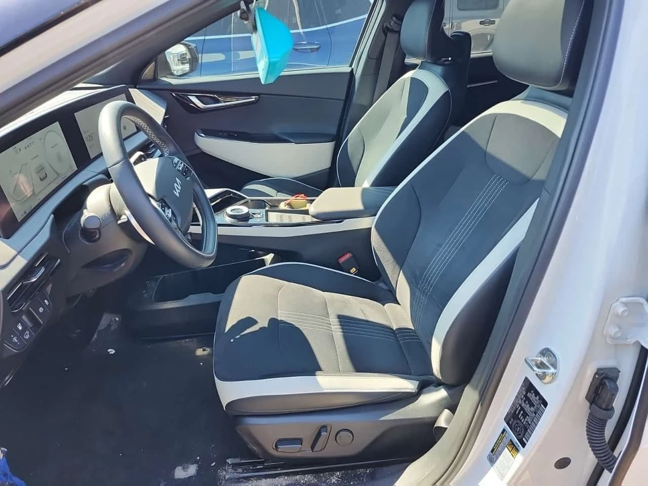 Kia EV6  LONG RANGE W/GT LINE PKG 2 /DISTRONIC/360, снимка 5 - Автомобили и джипове - 54156268