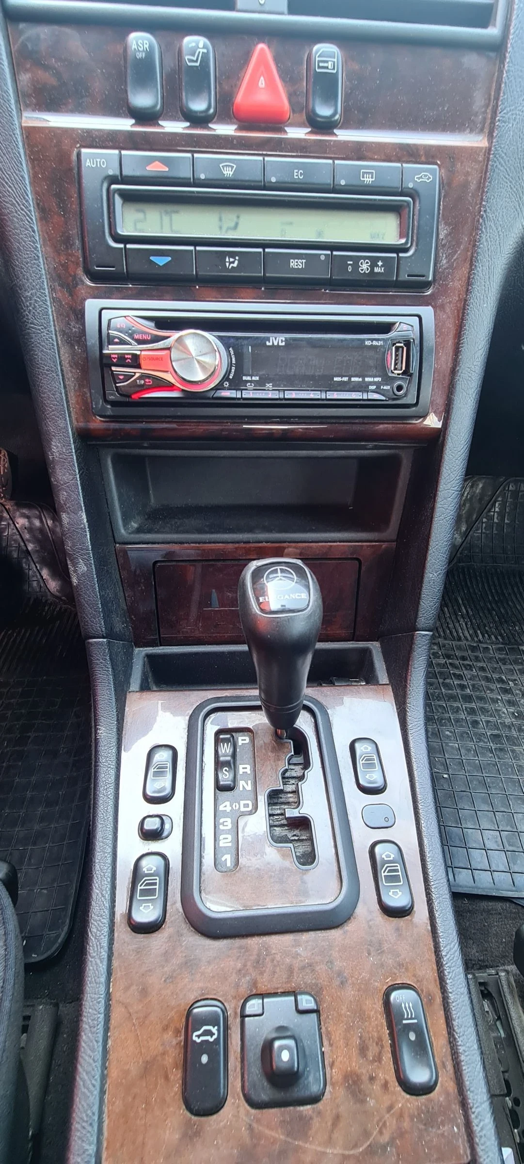 Mercedes-Benz C 220 2.2 cdi, снимка 6 - Автомобили и джипове - 54250841