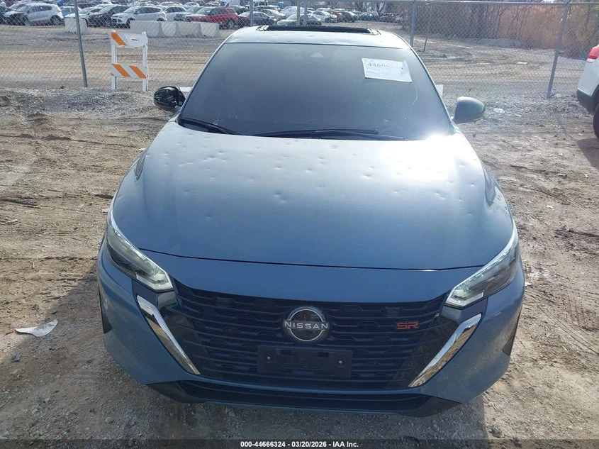 Nissan Sentra 2.0l Sr, снимка 12 - Автомобили и джипове - 54462678
