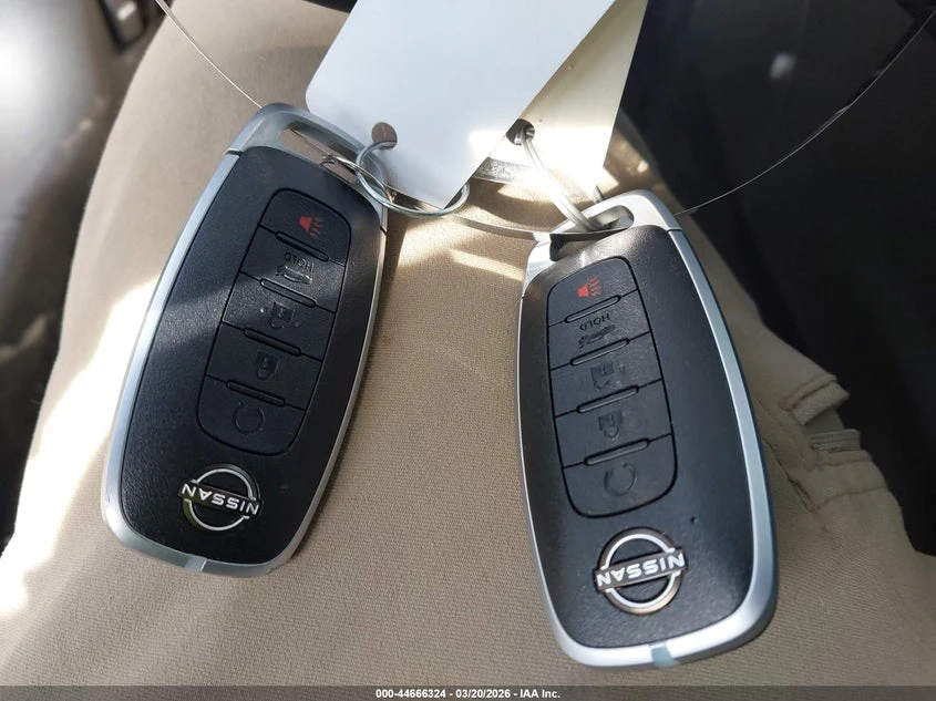Nissan Sentra 2.0l Sr, снимка 11 - Автомобили и джипове - 54462678