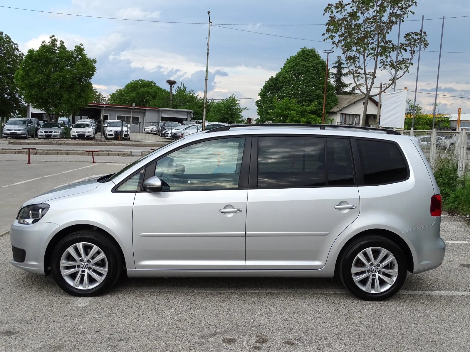 VW Touran 1.6TDI_7 Местен_Германия_* , снимка 4 - Автомобили и джипове - 54512810