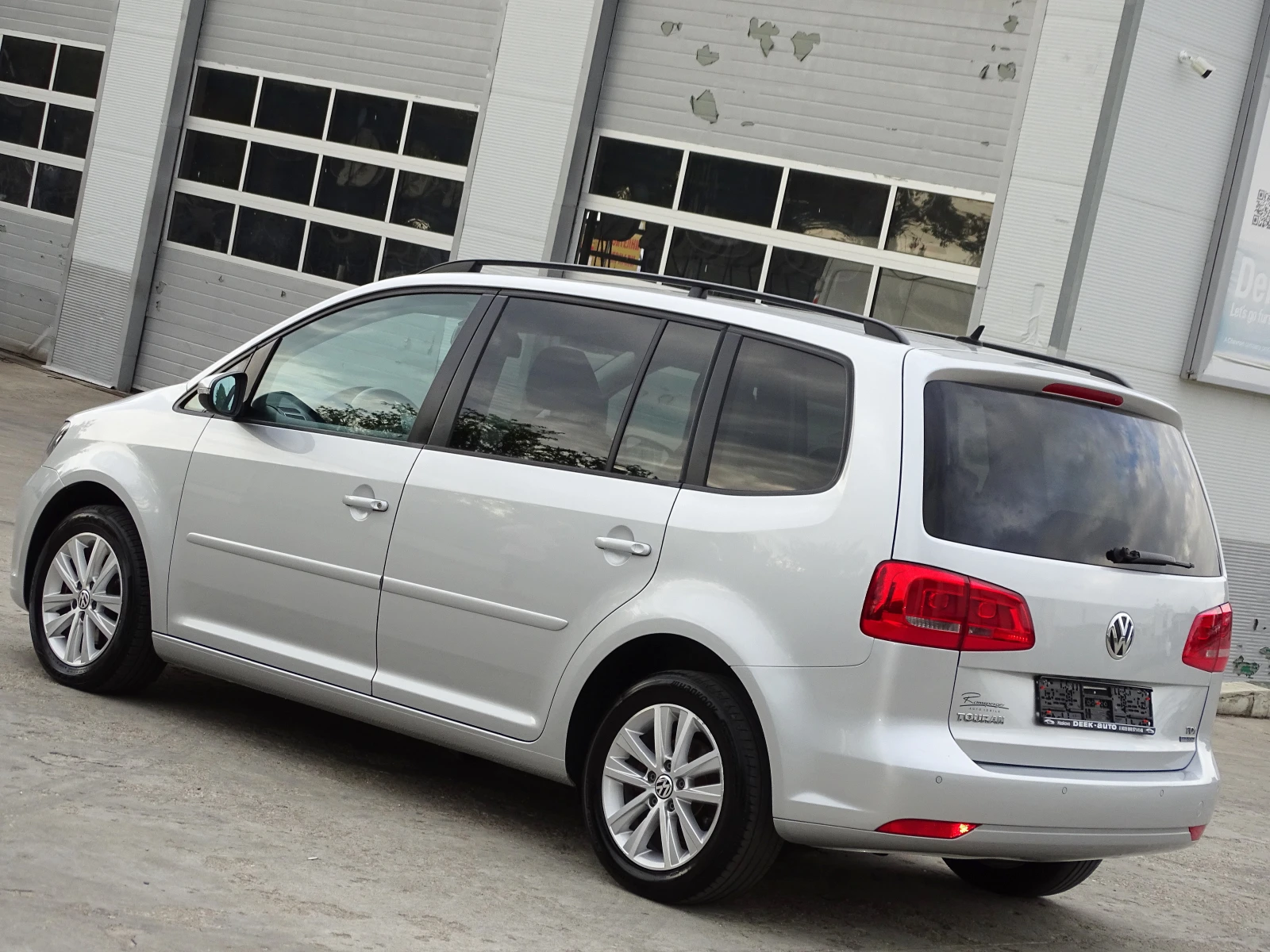 VW Touran 1.6TDI_7 Местен_Германия_* , снимка 8 - Автомобили и джипове - 54512810