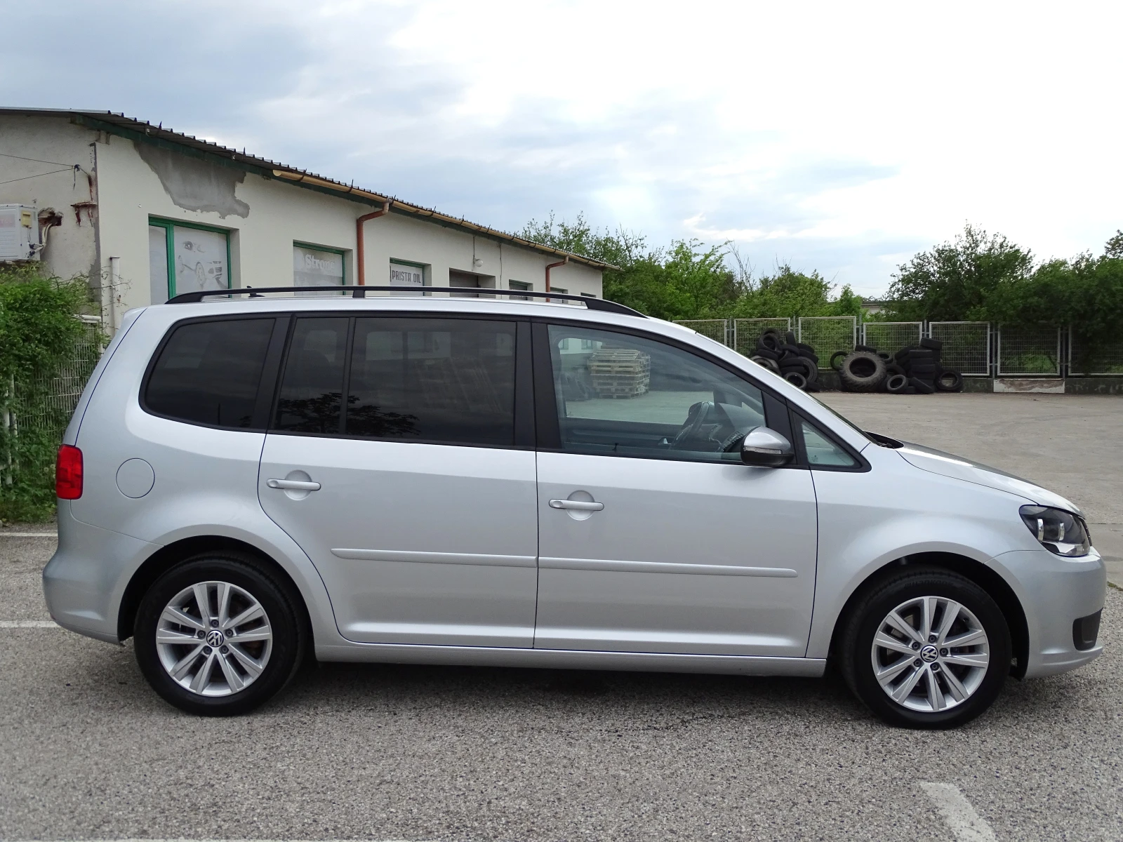 VW Touran 1.6TDI_7 Местен_Германия_* , снимка 5 - Автомобили и джипове - 54512810