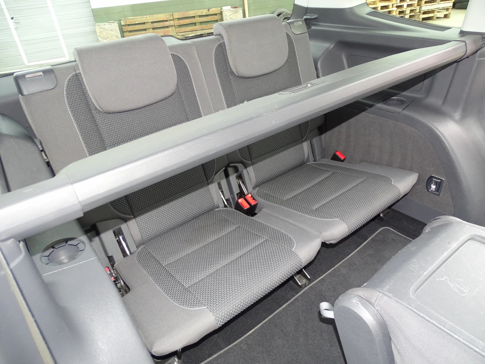 VW Touran 1.6TDI_7 Местен_Германия_* , снимка 14 - Автомобили и джипове - 54512810