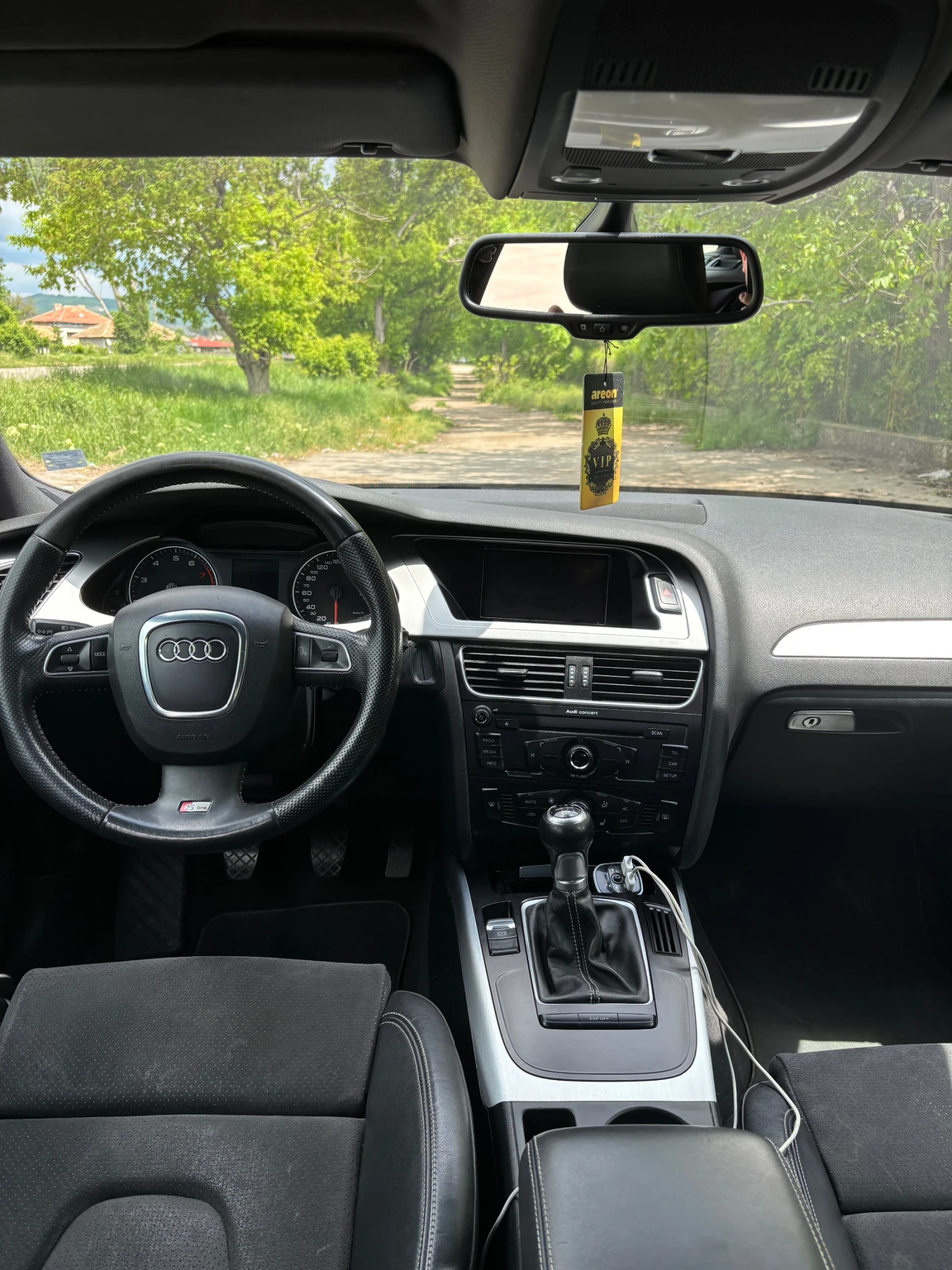 Audi A4 1.8tfsi s-line, снимка 8 - Автомобили и джипове - 54557261