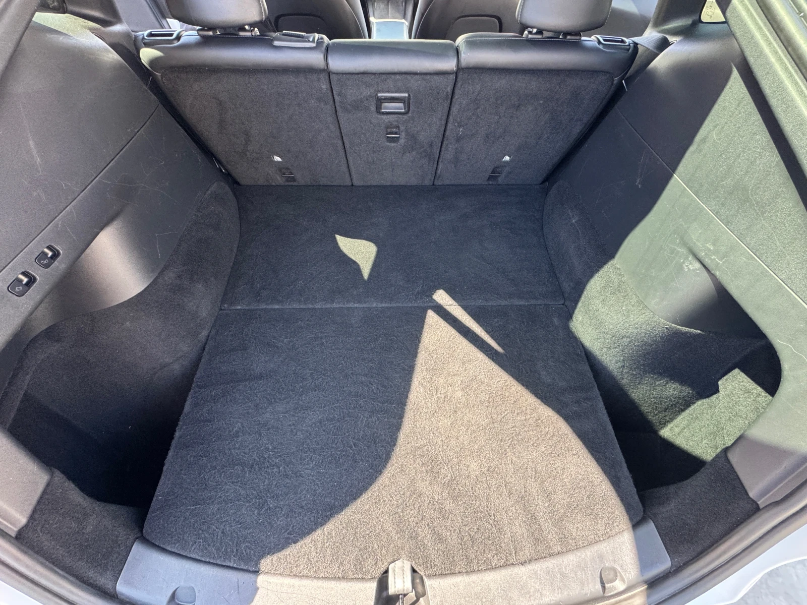 Tesla Model Y Long Range Dual Motor, снимка 17 - Автомобили и джипове - 54604733