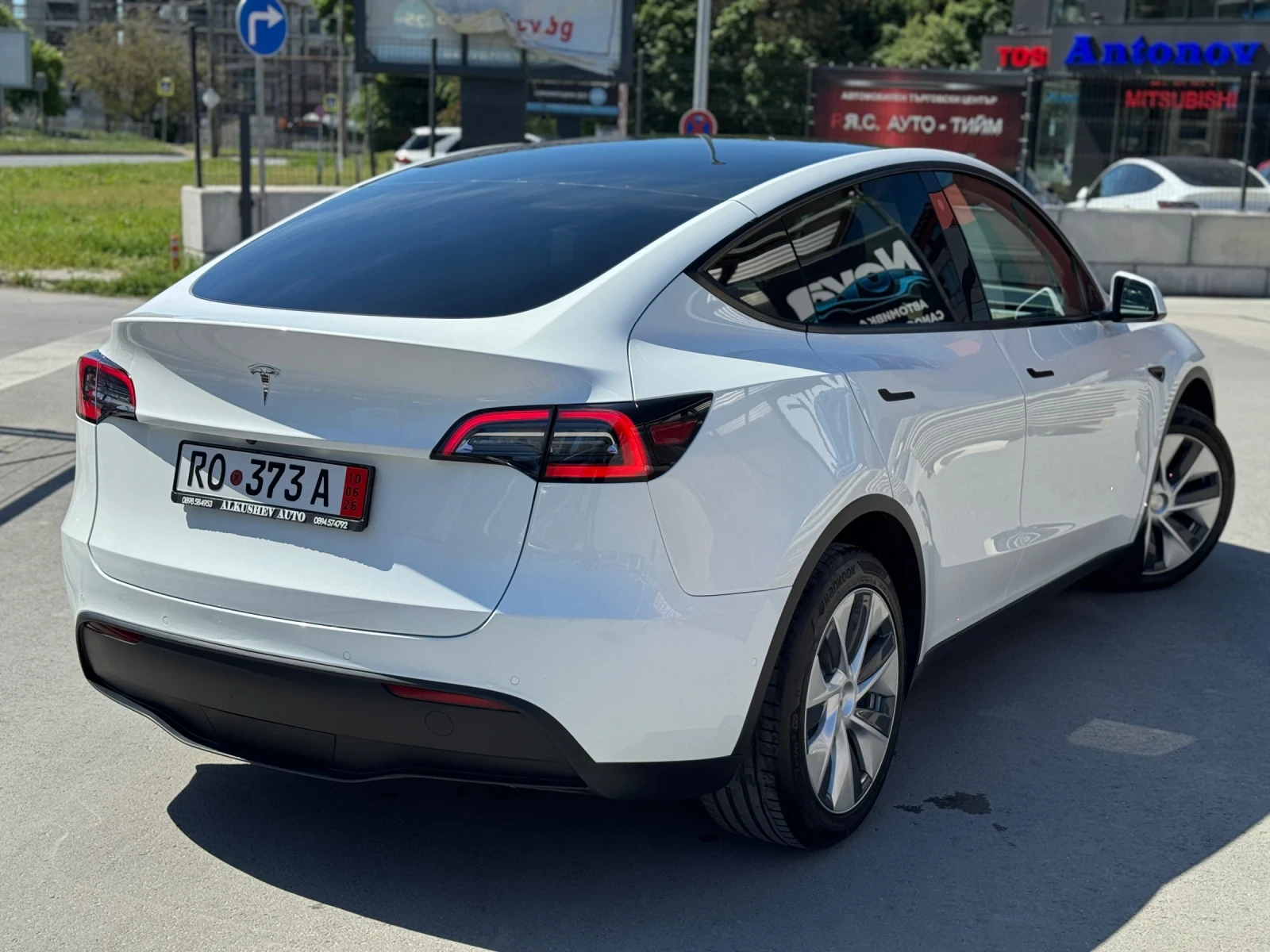 Tesla Model Y Long Range Dual Motor, снимка 5 - Автомобили и джипове - 54604733