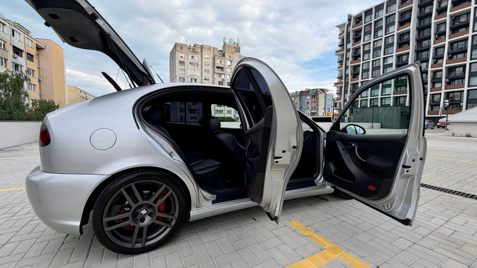 Seat Leon 1.9 TDI FR 150 кс., снимка 17 - Автомобили и джипове - 54744934