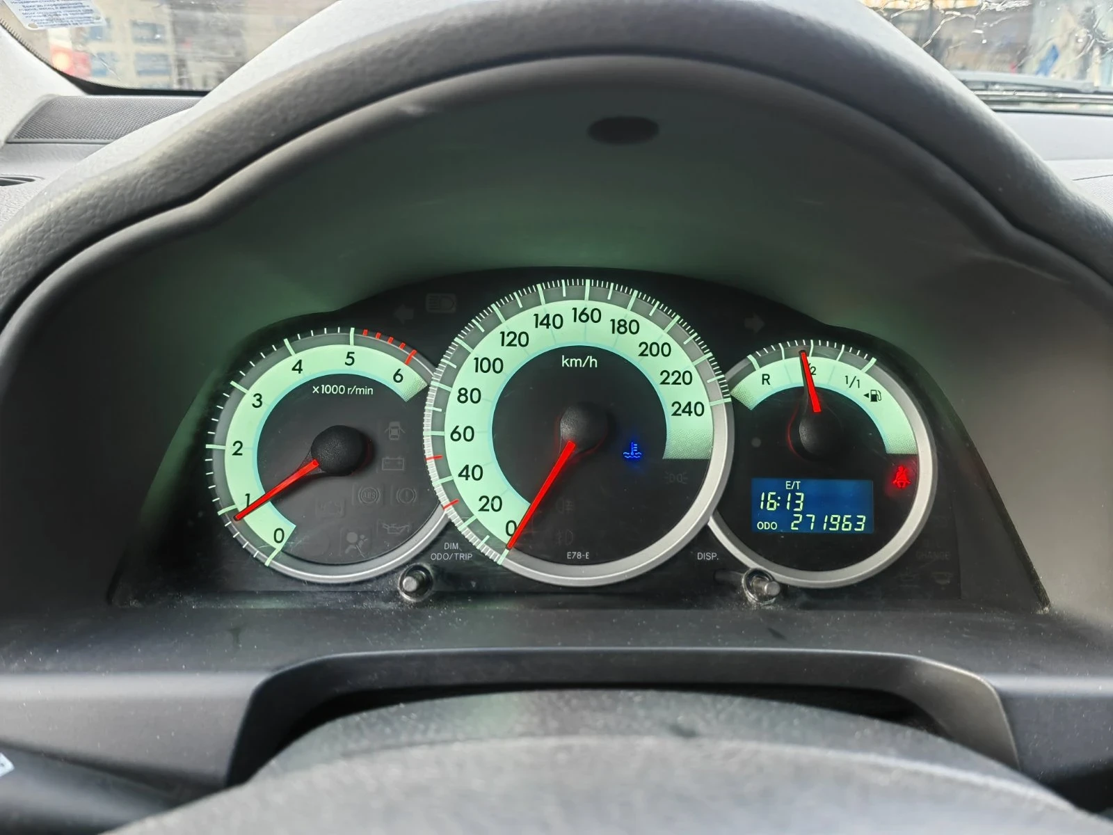 Toyota Corolla verso, снимка 9 - Автомобили и джипове - 55040513