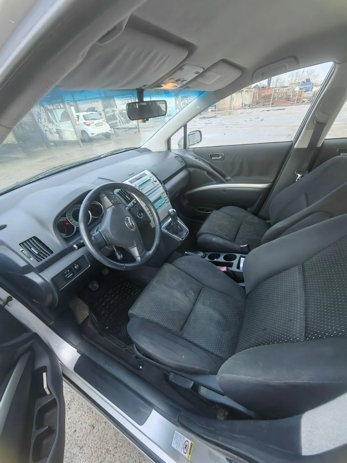 Toyota Corolla verso, снимка 6 - Автомобили и джипове - 55040513