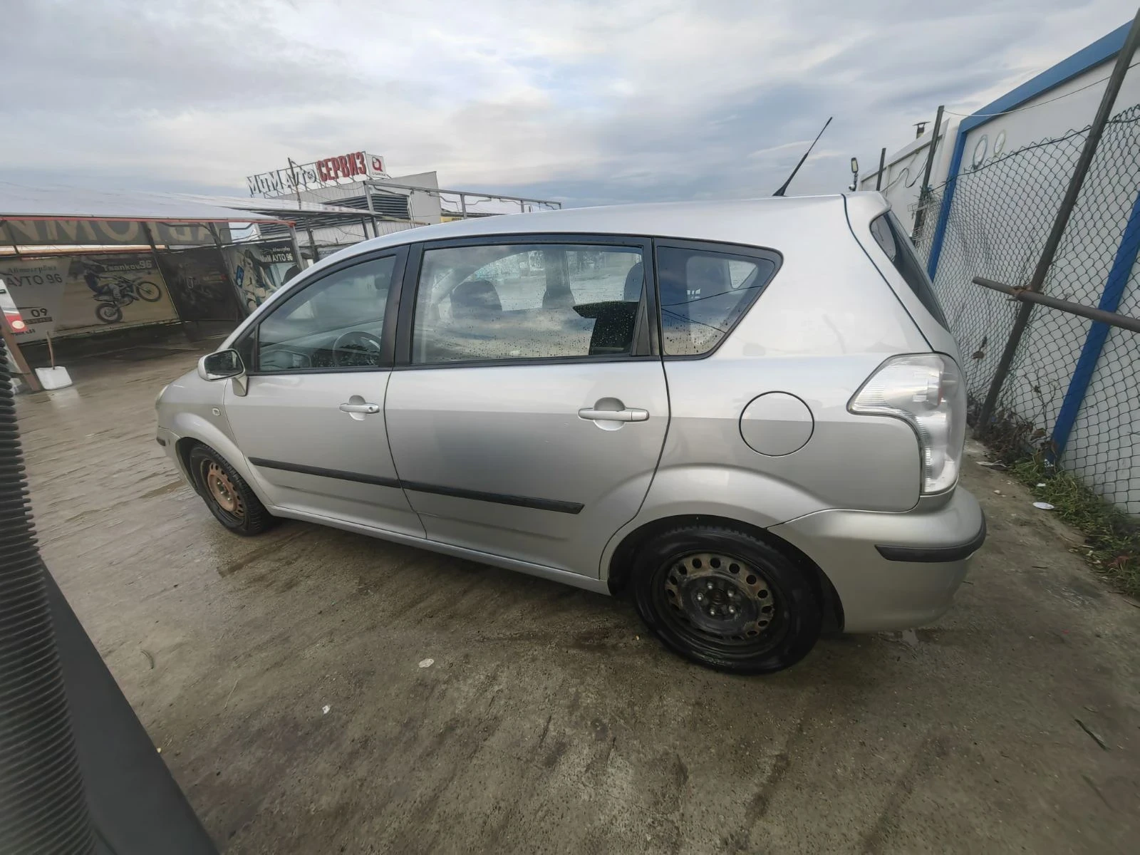 Toyota Corolla verso, снимка 3 - Автомобили и джипове - 55040513