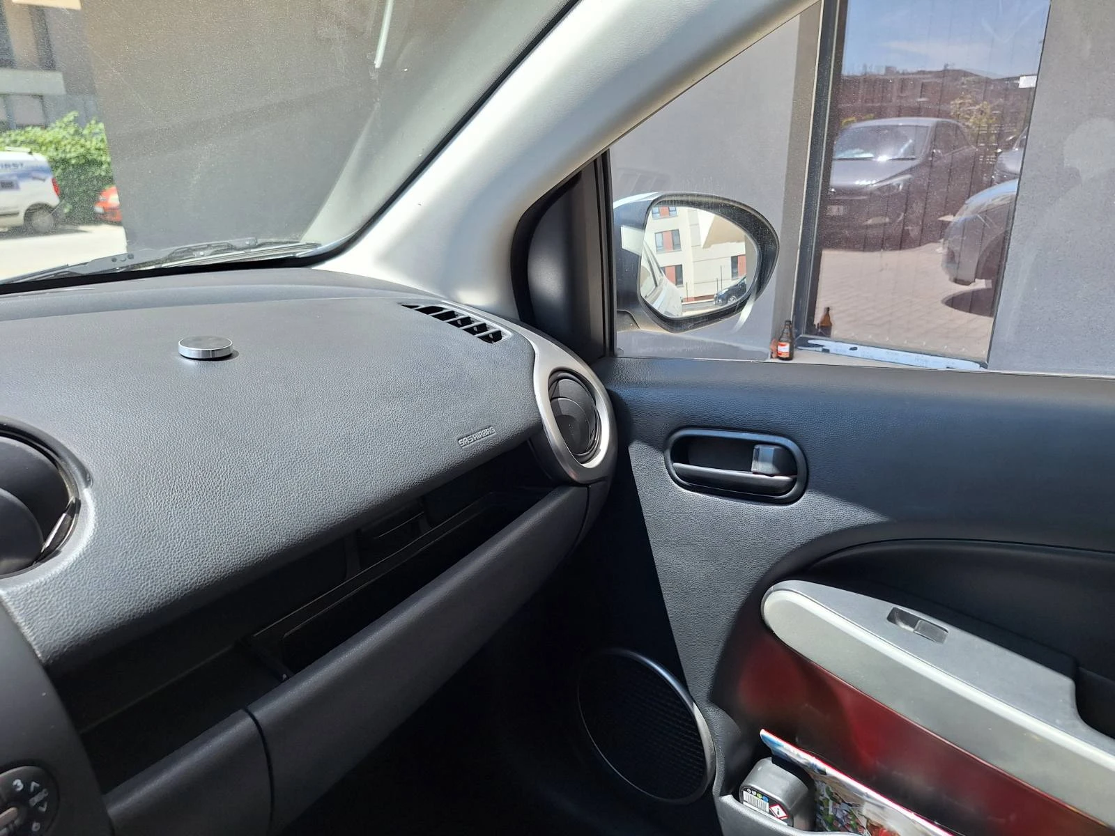 Mazda 2, снимка 11 - Автомобили и джипове - 55320122