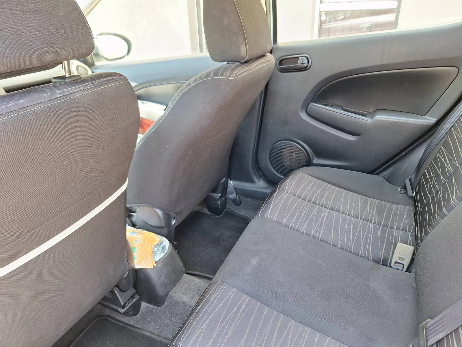 Mazda 2, снимка 9 - Автомобили и джипове - 55320122