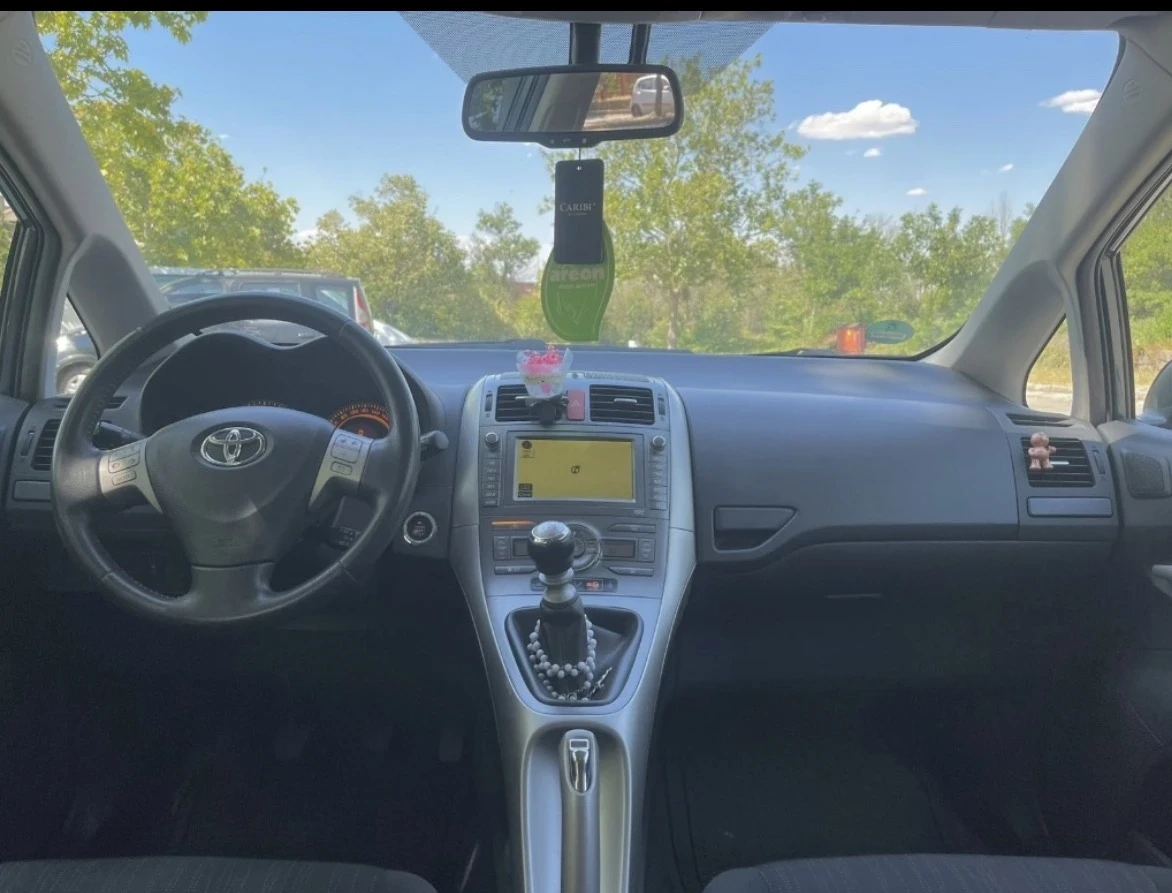 Toyota Auris D4d keyless сервизна книжка, снимка 7 - Автомобили и джипове - 55357427