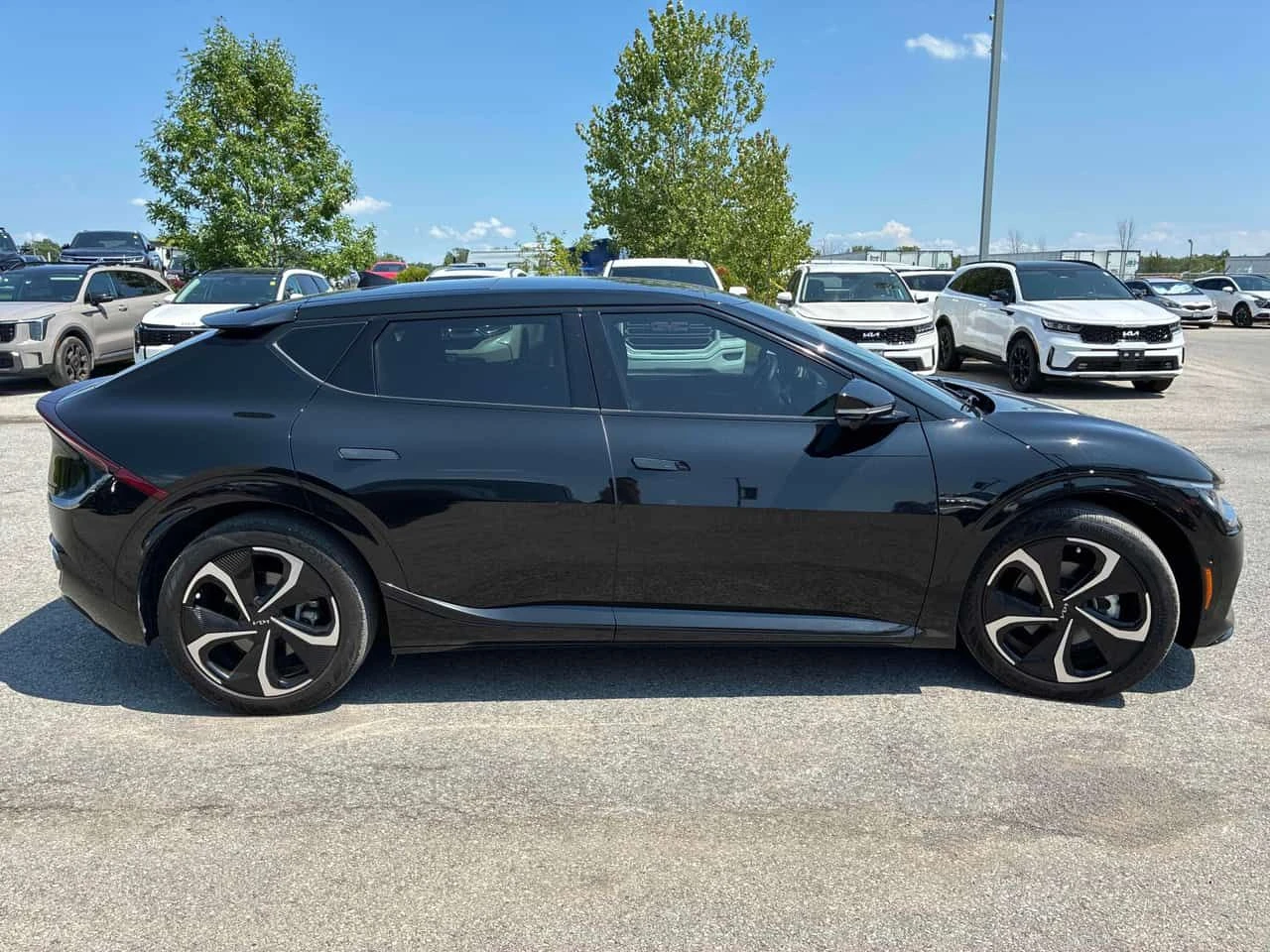Kia EV6 * AWD Long Range w/GT Line Pkg * CARFAX * ОПЦИЯ ЗА, снимка 3 - Автомобили и джипове - 55579316