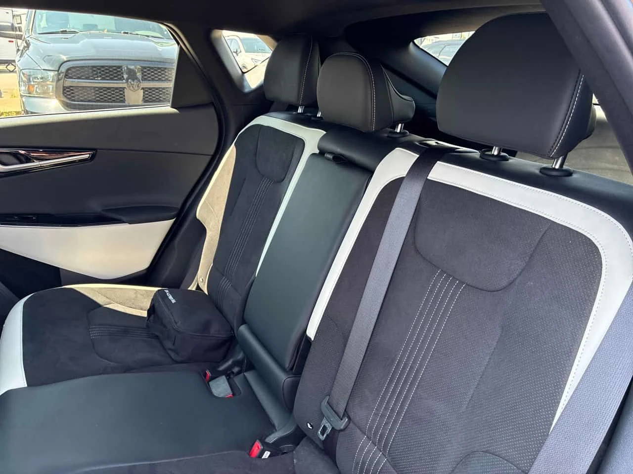 Kia EV6 * AWD Long Range w/GT Line Pkg * CARFAX * ОПЦИЯ ЗА, снимка 11 - Автомобили и джипове - 55579316