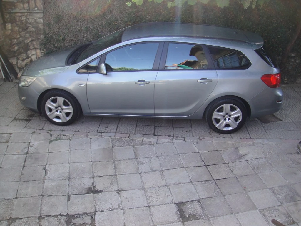 Opel Astra 1.4  Euro5, снимка 7 - Автомобили и джипове - 55666959