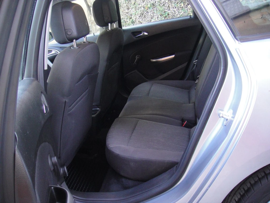 Opel Astra 1.4  Euro5, снимка 11 - Автомобили и джипове - 55666959
