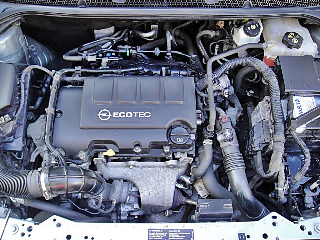 Opel Astra 1.4  Euro5, снимка 16 - Автомобили и джипове - 55666959