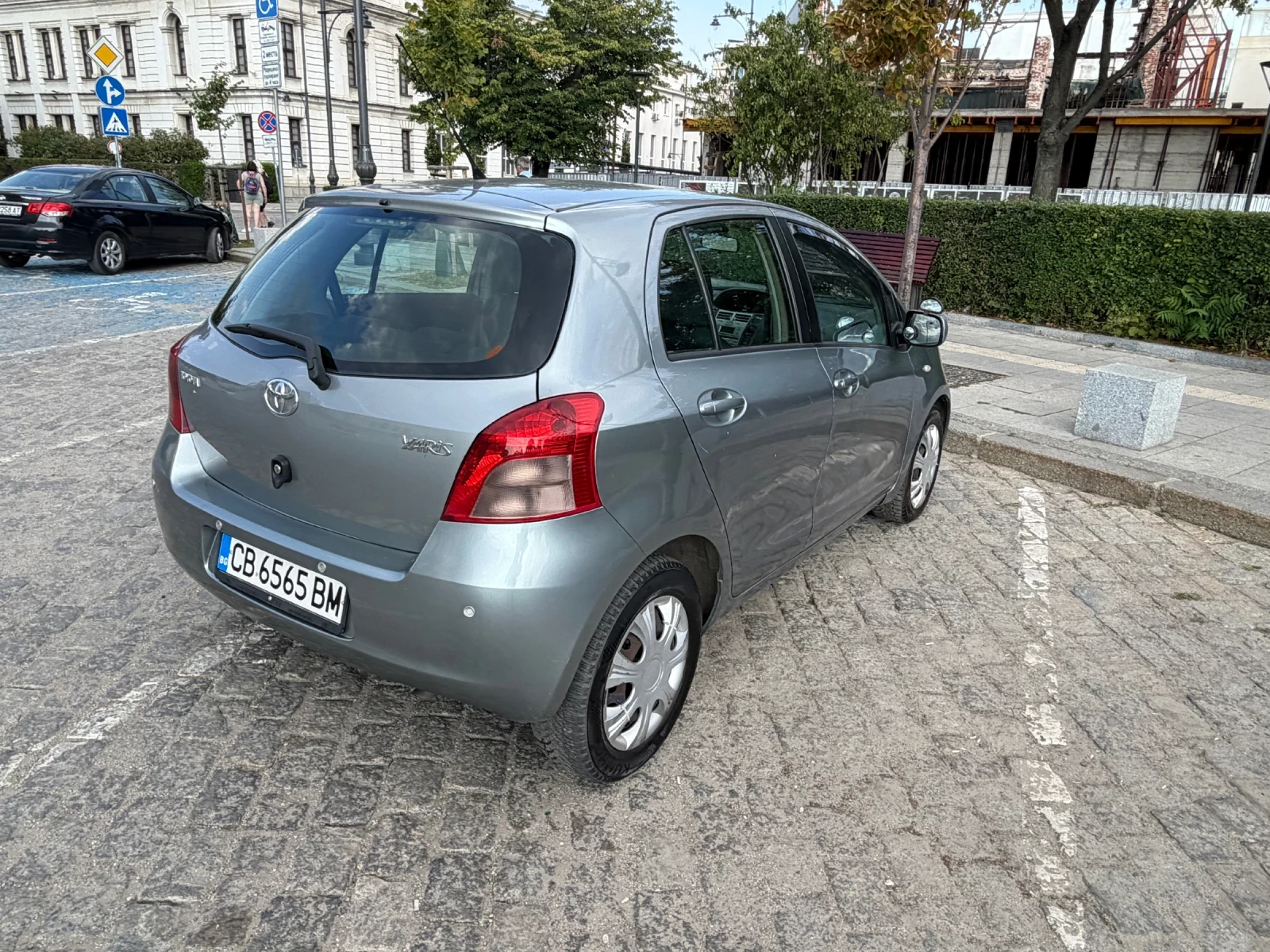 Toyota Yaris 1.33 VVT-I, снимка 13 - Автомобили и джипове - 55841780