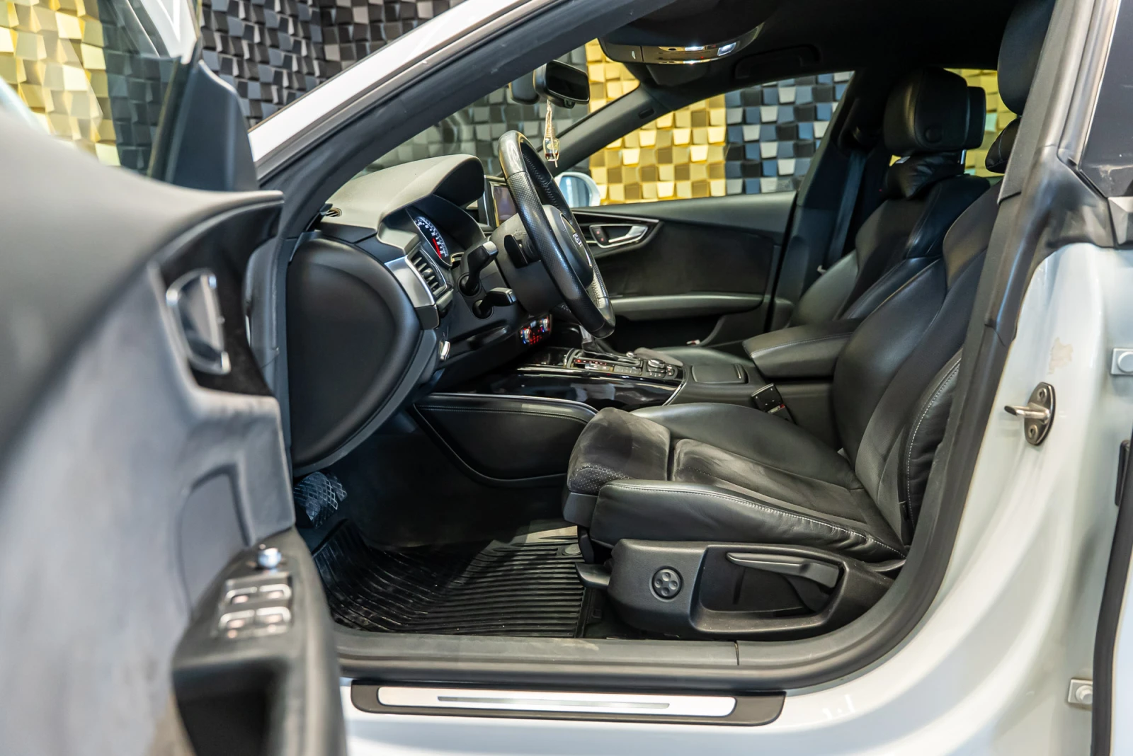 Audi A7 Sportback, снимка 9 - Автомобили и джипове - 55902723